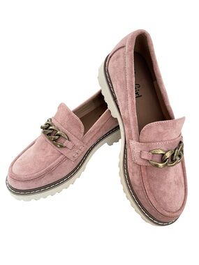 NWOB Hey Girl By Corkys Blush Pink Literally Loafer Faux Suede Chain Detail Sz 8
